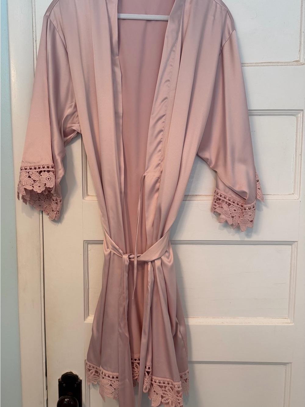 NWOT - Women's 2XL/3XL Lace-Trim Satin Robe - Pink/Light Mauve
